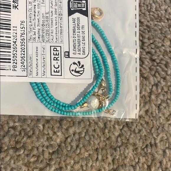 NEW Turquoise Beaded Necklace with Freshwater Pearl Accent - Picture 3 of 3